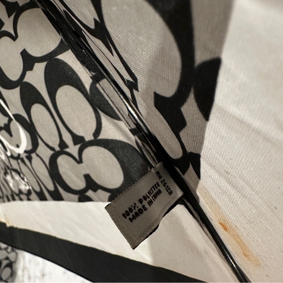 Coach Umbrella - Picture 3 of 12